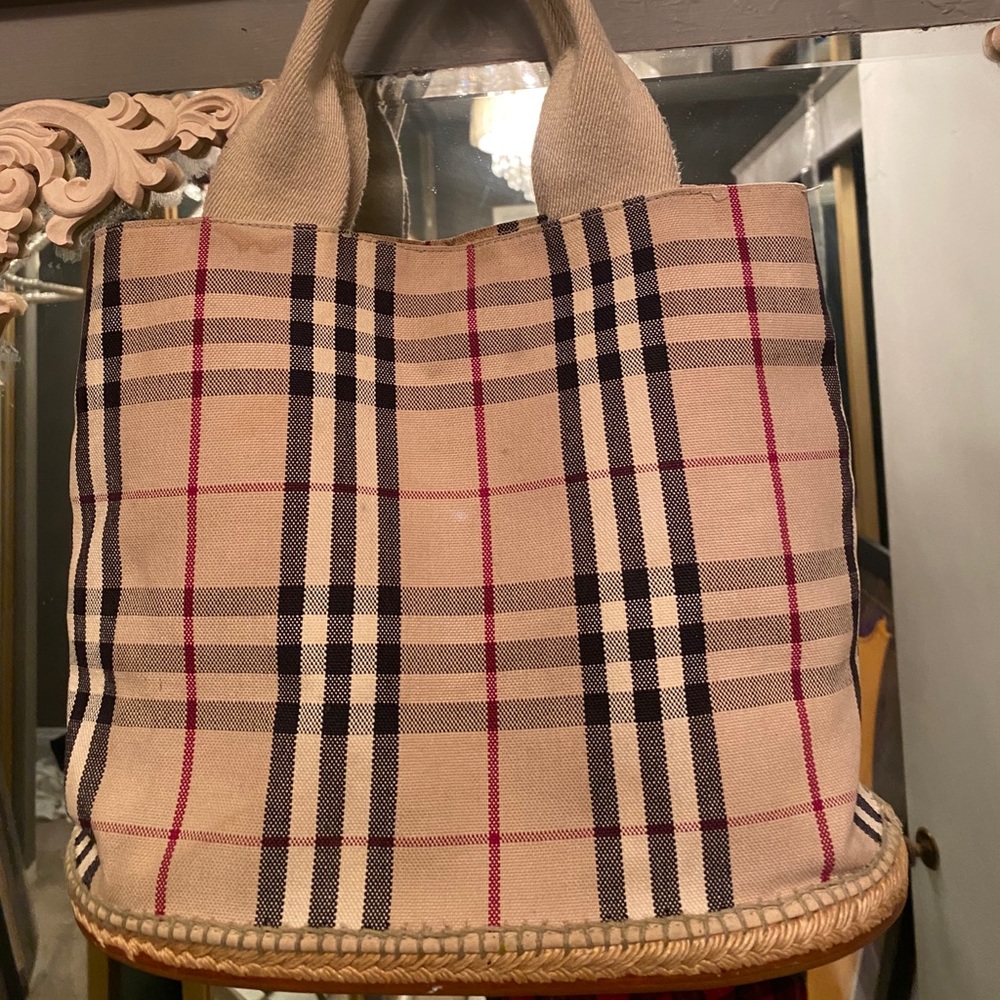 Burberry purse